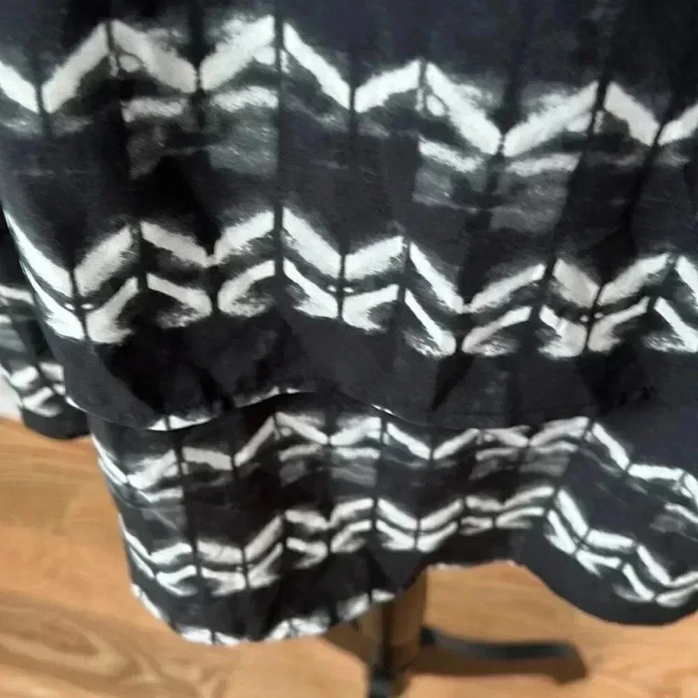 NWT Black and White Merona top - Picture 10 of 10